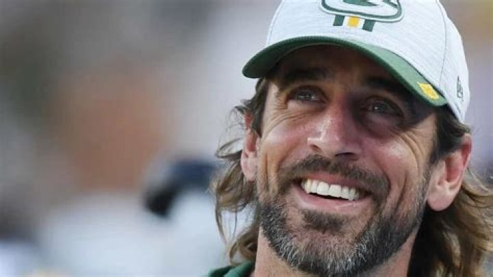 Aaron Rodgers Net Worth, NFL Contract, NFL Career, Endorsements, Girlfriend, House, and more