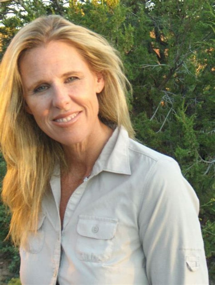 Carolyn Maxwell Biography