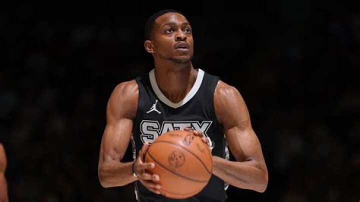 DeAaron Fox Bio, Age, Height, Career, Net Worth, Family