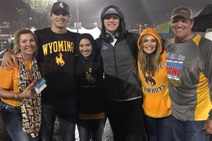 Does Josh OConnor have Siblings? ·