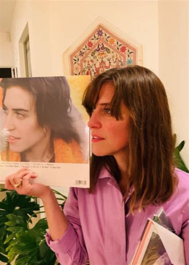 Feist Height, Weight, Age, Family, Facts, Education, Biography