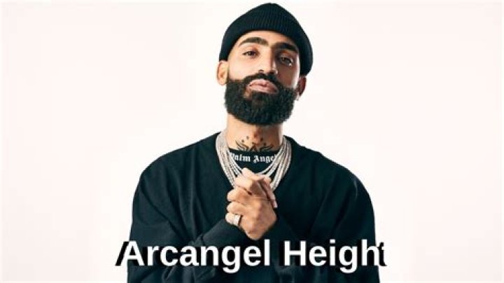How Tall Is The Reggaeton Star?