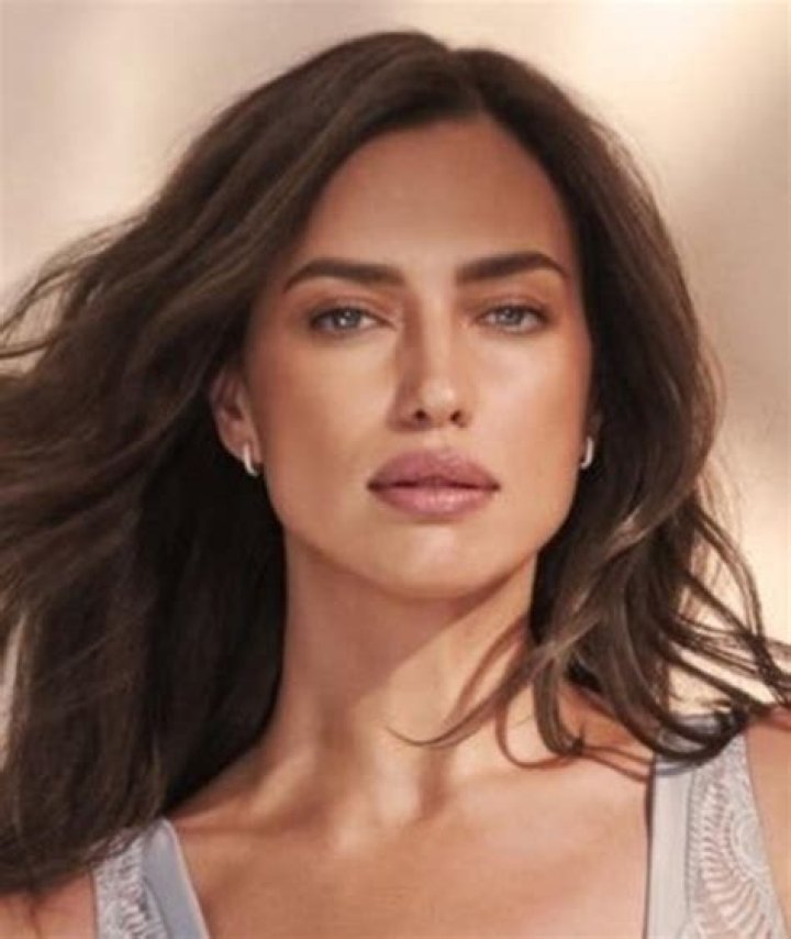 Irina Shayk Age, Bio, Parents, Career, Net worth, Husband ·