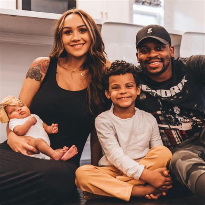 Jimmie Allen Age, Height, Bio, Parents, Wife, Net Worth Kids ·