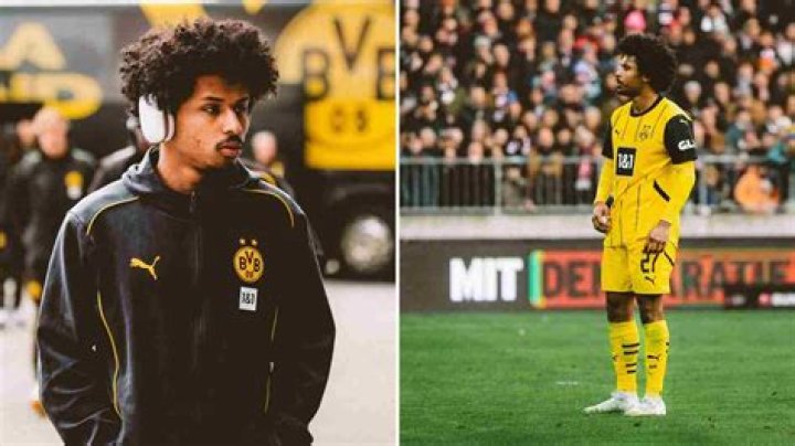 Meet his Father and Mother ·