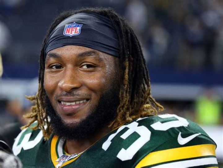 NFL, Girlfriend & Net Worth ·
