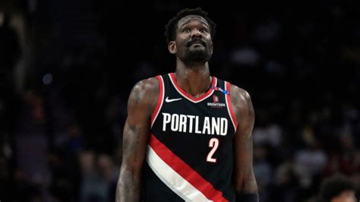 What Happened toDeandre Ayton? ·