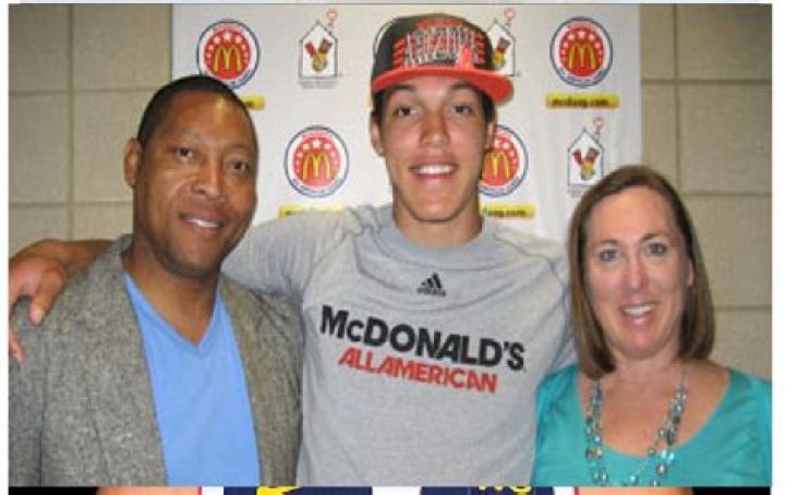 Who are Aaron Gordons parents, Ed Gordon And Shelly Davis?