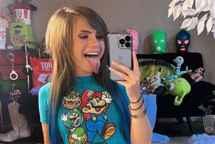 Wiki, Age, Height, Family, Career, Net Worth ·