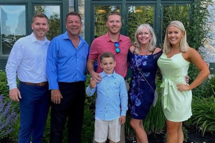 Wiki, Bio, Age, Height, Husband, Children, Net Worth ·