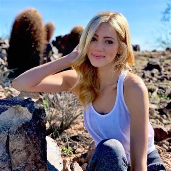 Wiki, Bio, Height, Eye Injury, Career, Husband, Net Worth ·