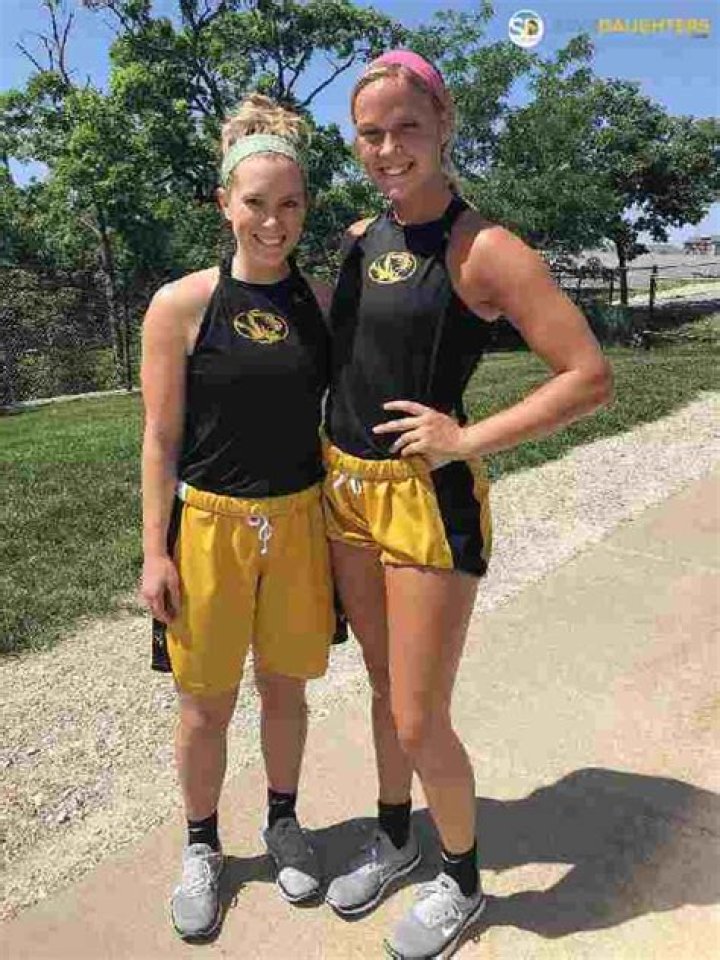 Wiki, Bio, Height, Wife, Weight, Career ·